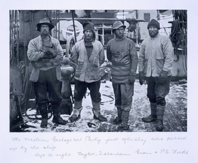 Det Vestlige Geologiske Parti lige efter de blev hentet af Skibet. 